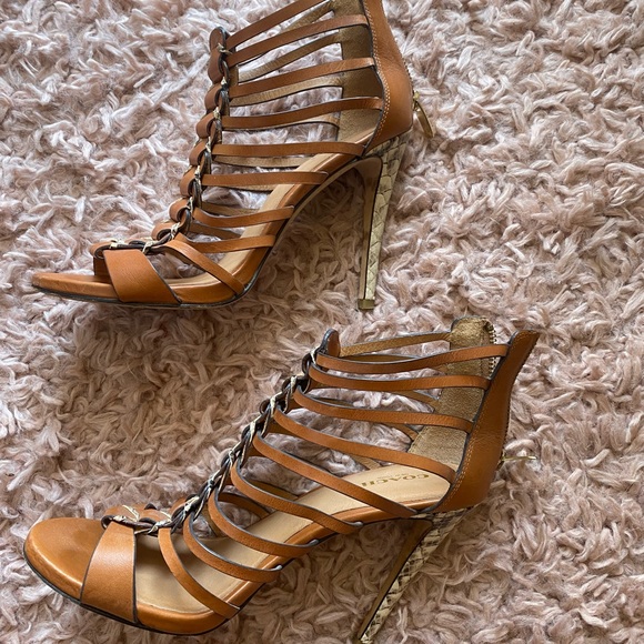 Beautiful Tan Strappy leather Coach heels (8 ) - Picture 3 of 10